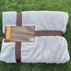 Luxury Long Fur Throw - Gray
